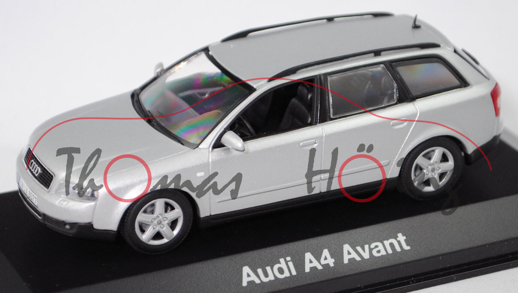 Audi A4 Avant 3.0 quattro (2. Gen. A4, B6, Modell 01-04), lichtsilber metallic, Minichamps, 1:43, mb