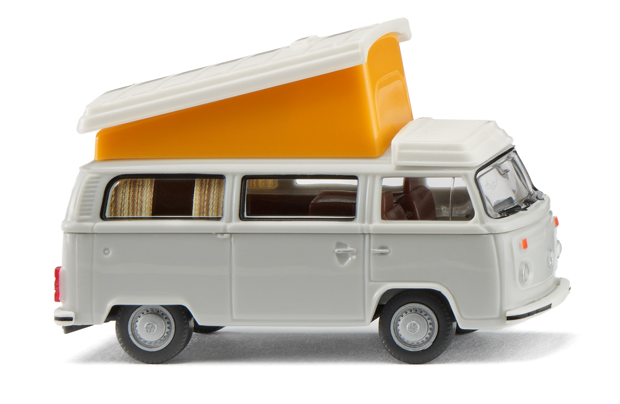 VW T2 Campingwagen (Typ 2 Transporter 2 bzw. T2b, Facelift 2 von 1972, Aufbautyp 23 = Campingwagen, Modell 1973-1979) mit hochgestelltem Aufstelldach, hellgrau, Wiking, 1:87, mb