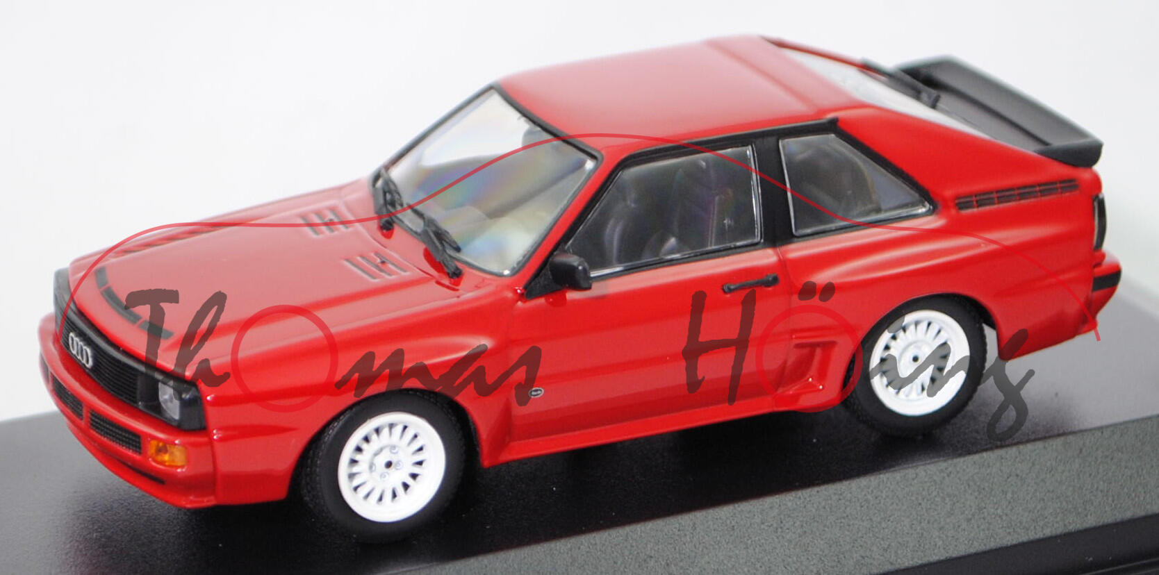 Audi sport quattro (Typ 85Q, Modell 1984-1986), tornadorot, Maxichamps, 1:43, PC-Box (Limited)