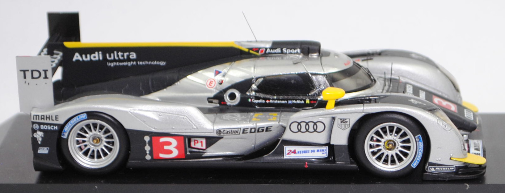 Audi R18 TDI, Le Mans 2011, schwarz/silber, Fahrer: Dindo Capello / Tom Kristensen / Allan McNish, Startnummer 3, Minimax, 1:43, PC-Box Werbeschachtel (Vitrinenmodell, ohne Umverpackung)
