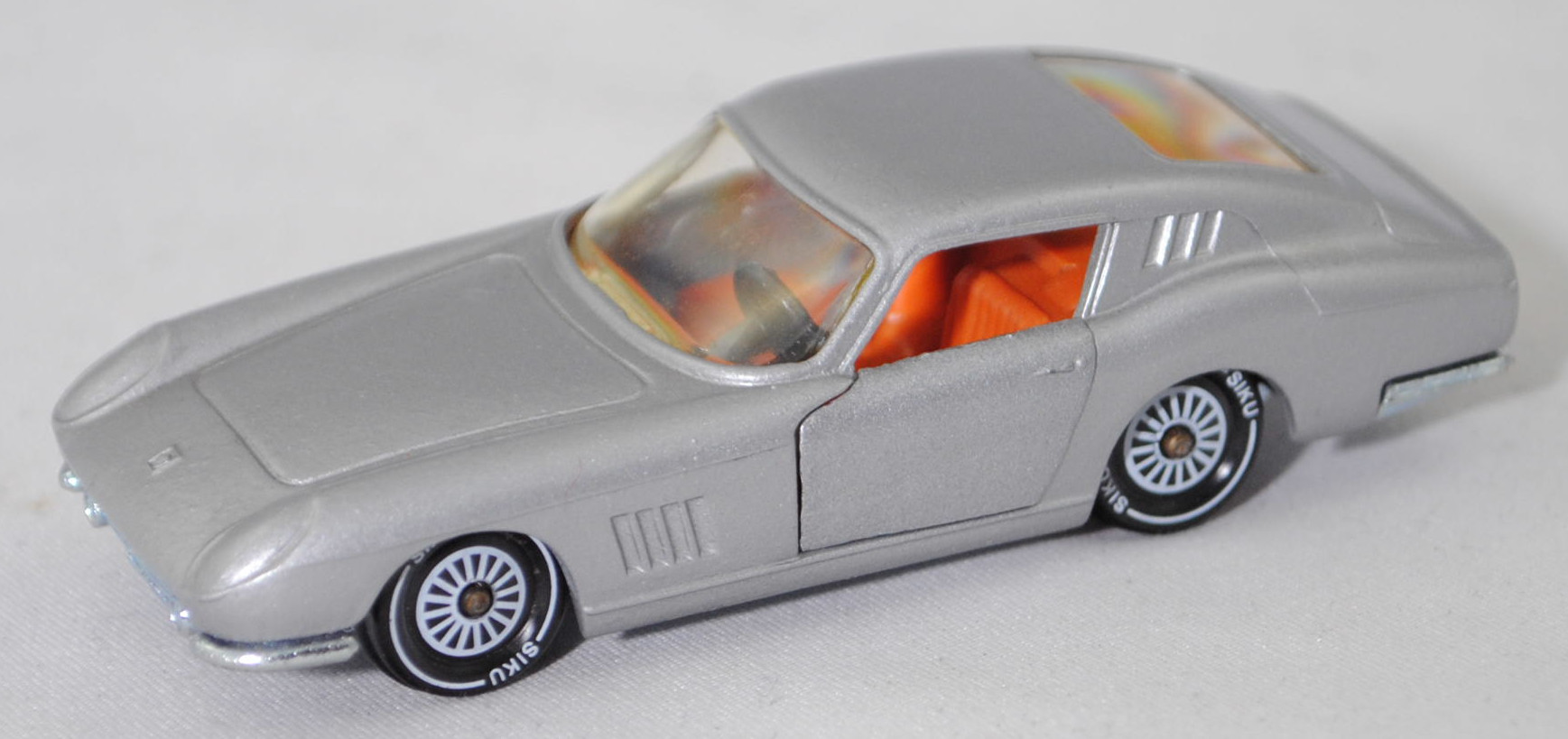 06402 HU Ferrari Berlinetta 275 GTB (Modell 1965-1966), silber, SIKU / Metchy, Tür links gebrochen