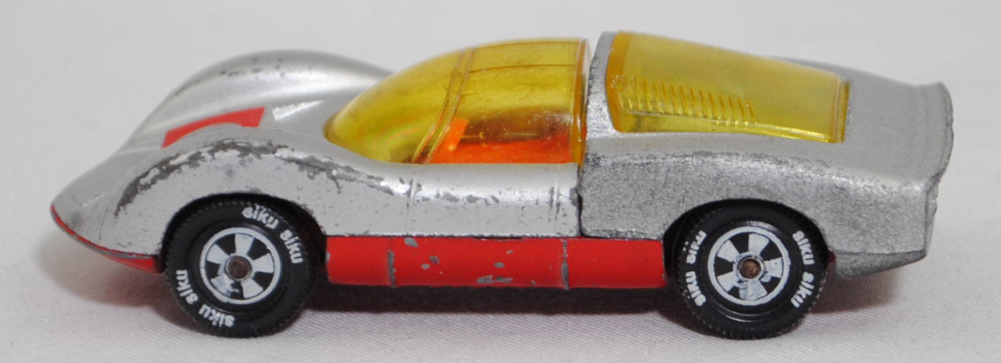 00003 Porsche 906 Carrera 6 (Typ Standard Coupé, Modell 1966-1966), silbergraumetallic/verkehrsrot, Startnummer 6, Bpr. V 285, Germ, Verglasung gelb, R10 weiß, SIKU SUPER, 1:59, vsc