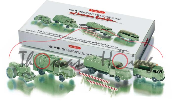 DIE WIRTSCHAFTSWUNDERJAHRE auf deutschen Bauhöfen..., Set mit VW T1 Pritsche mit Plane; Straßenwalze